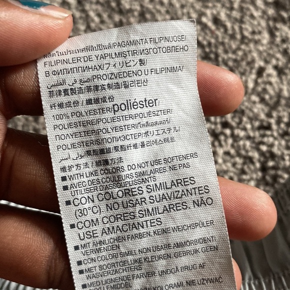 Under Armour Shorts SIZE YL - Picture 3 of 4